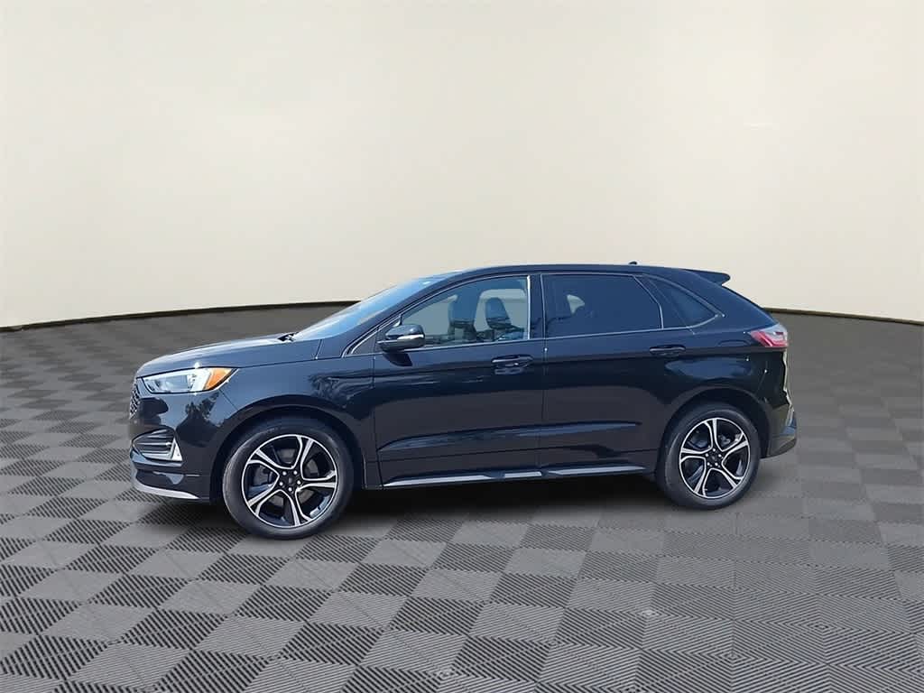 2023 Ford Edge ST photo 3