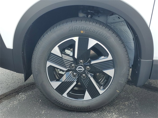 2025 Nissan Kicks SV photo 4