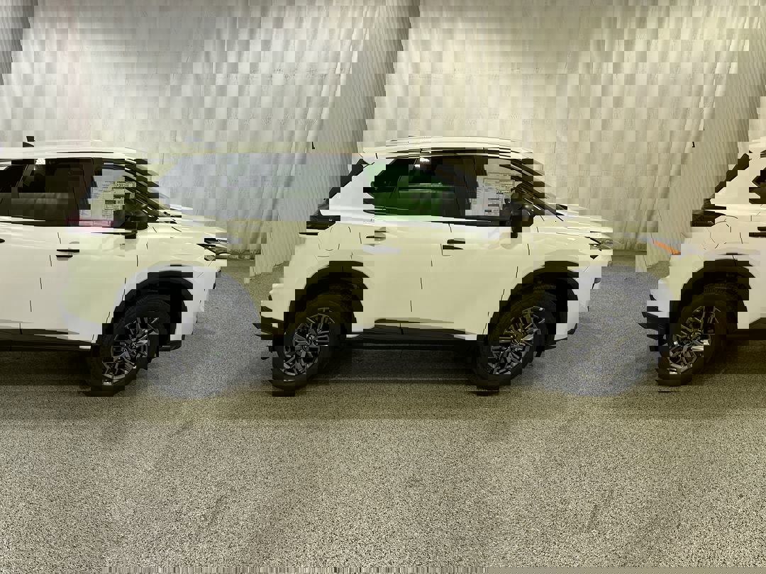 2026 Nissan Rogue S photo 3