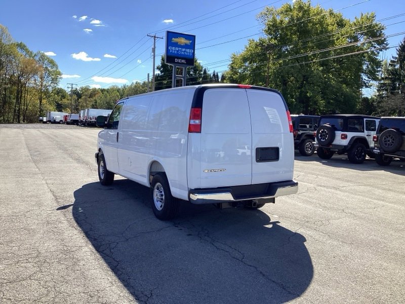 2025 Chevrolet Express 2500 Work Van photo 4