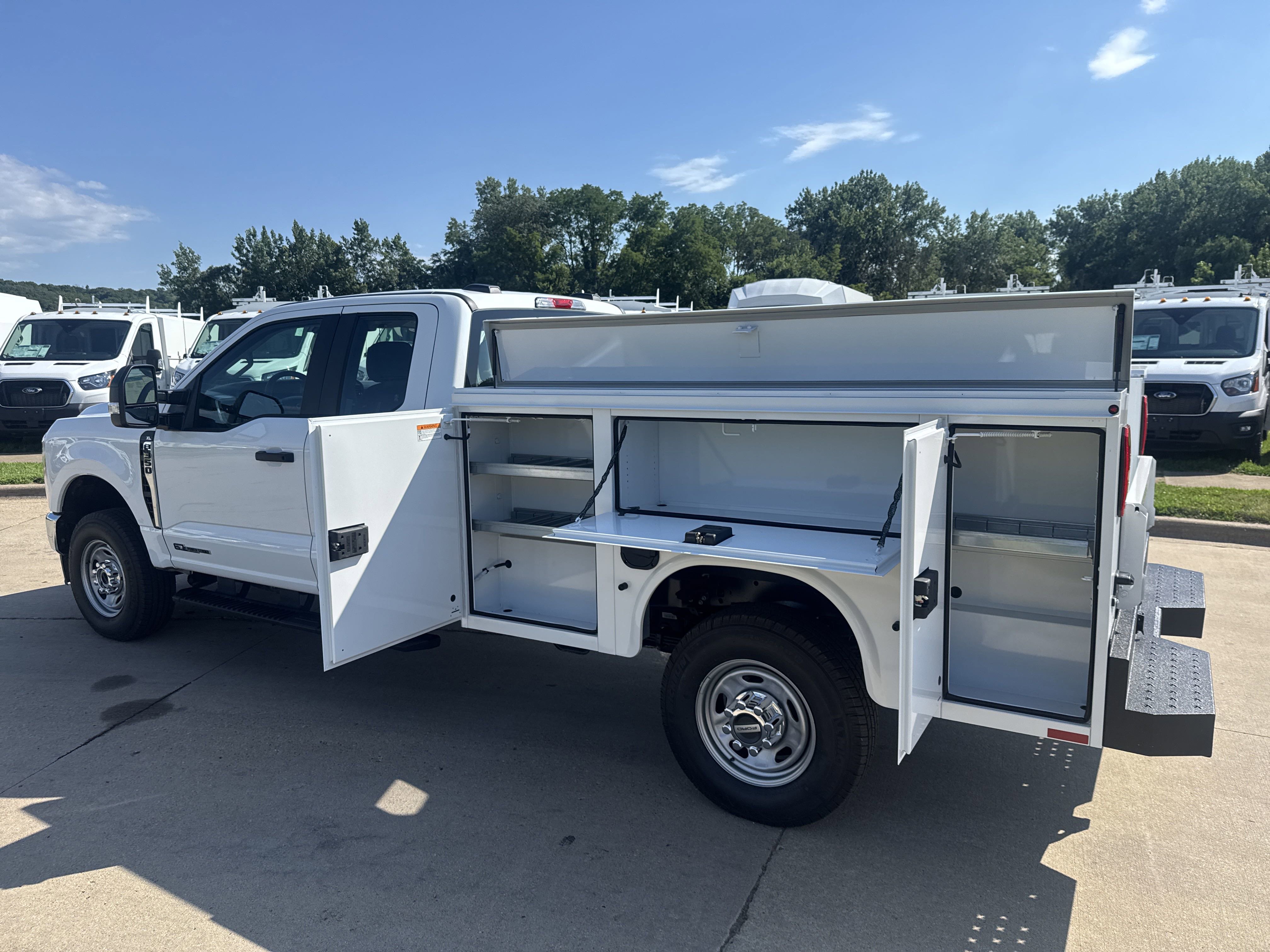 2025 Ford F-350 XL photo 2