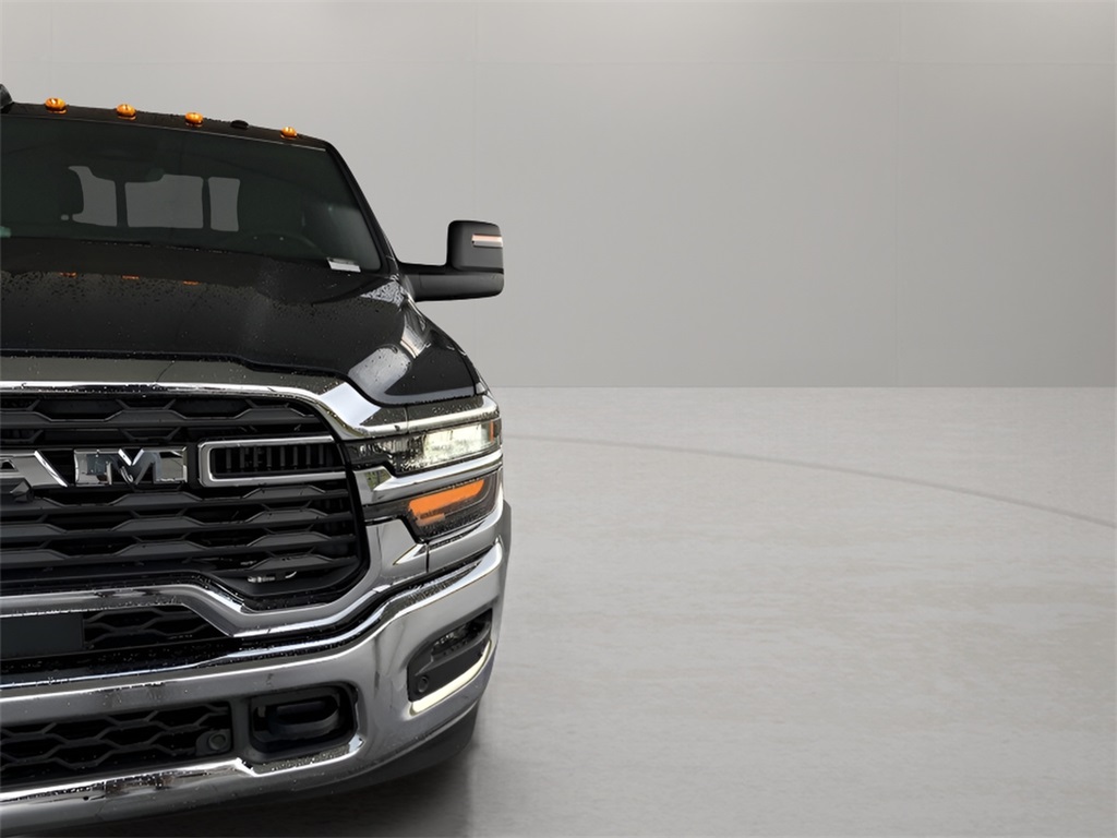 2025 Ram 2500 Tradesman photo 4