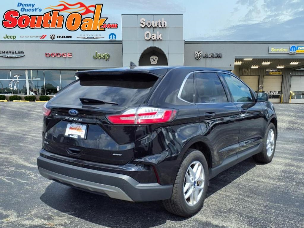 2022 Ford Edge SEL photo 3