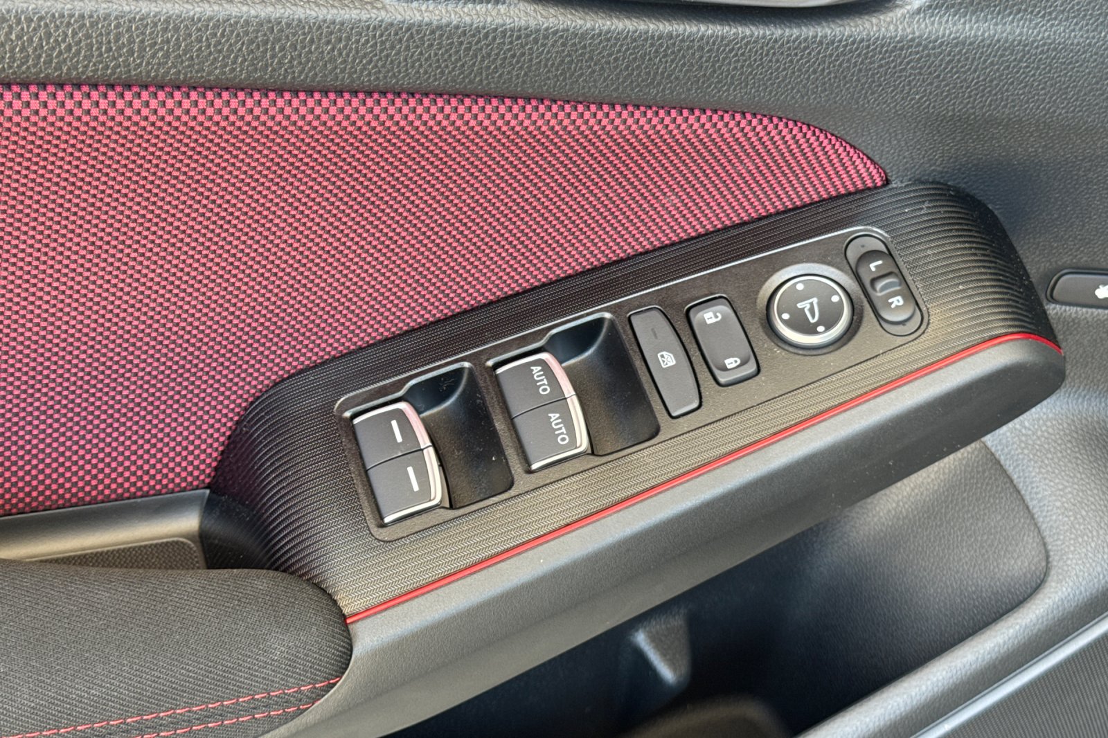 2026 Honda Civic Si photo 9