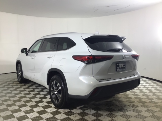 2022 Toyota Highlander XLE photo 6