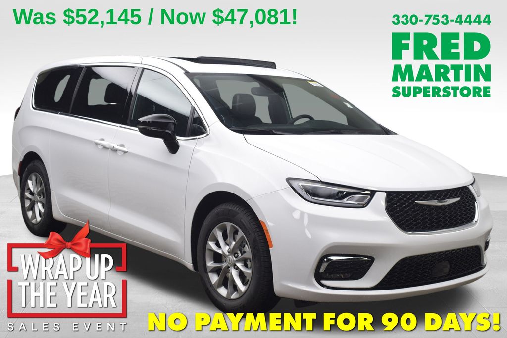 2026 Chrysler Pacifica Limited's photo