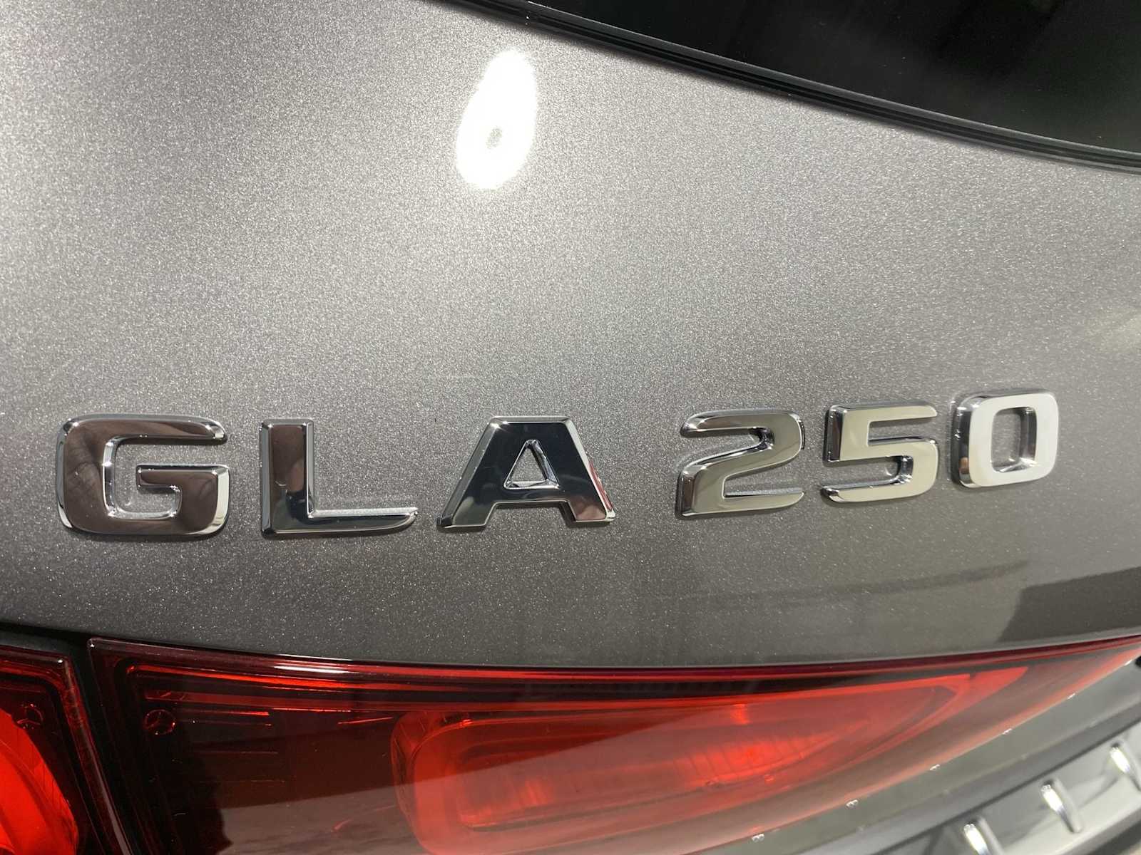 2022 Mercedes Benz GLA 250 4MATIC photo 7