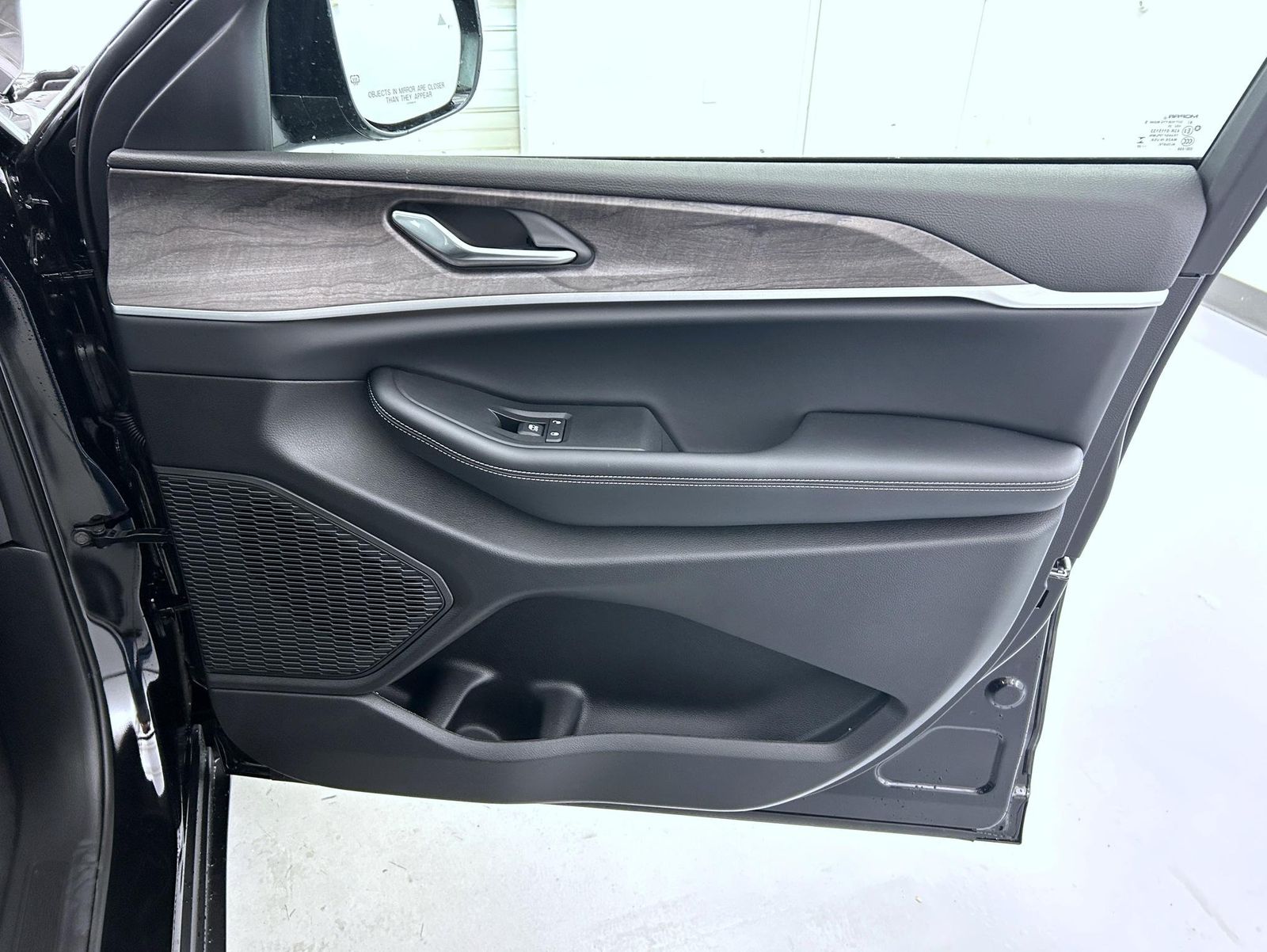 2025 Jeep Grand Cherokee Limited photo 13