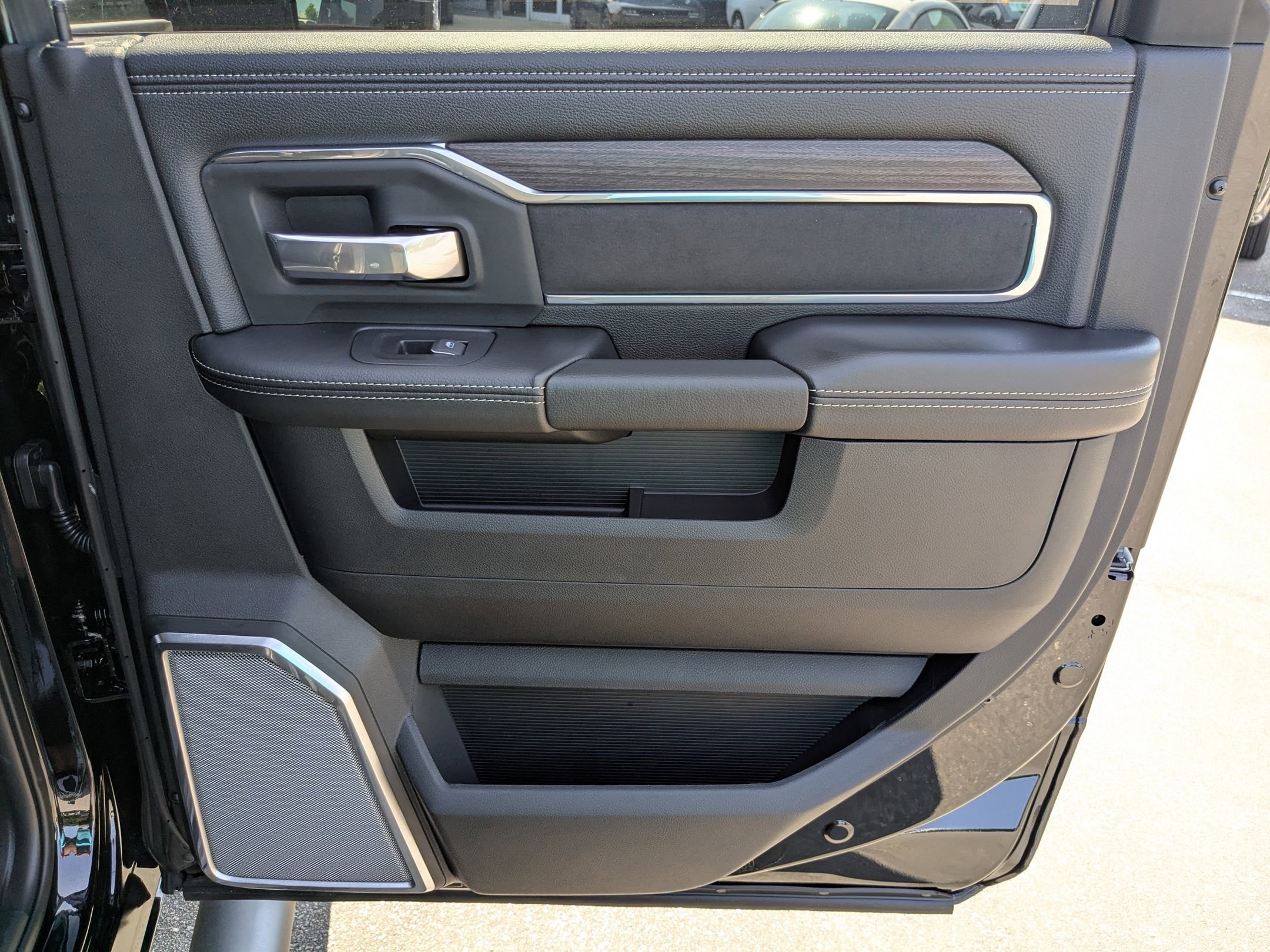 2025 Ram 2500 Laramie photo 27