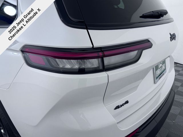 2025 Jeep Grand Cherokee Altitude X photo 15