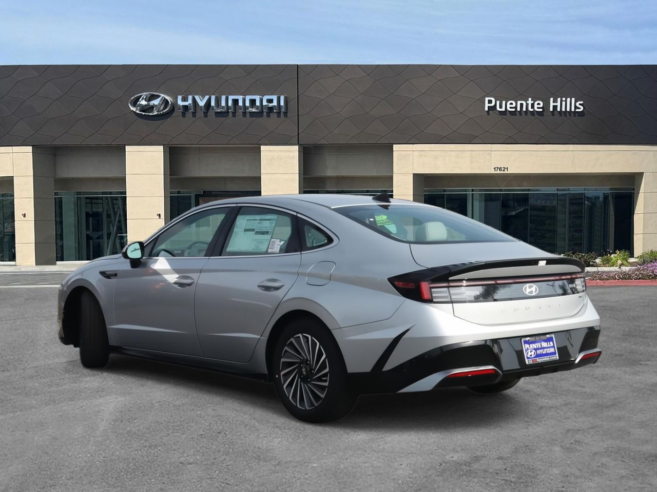 2025 Hyundai Sonata Hybrid SEL photo 4