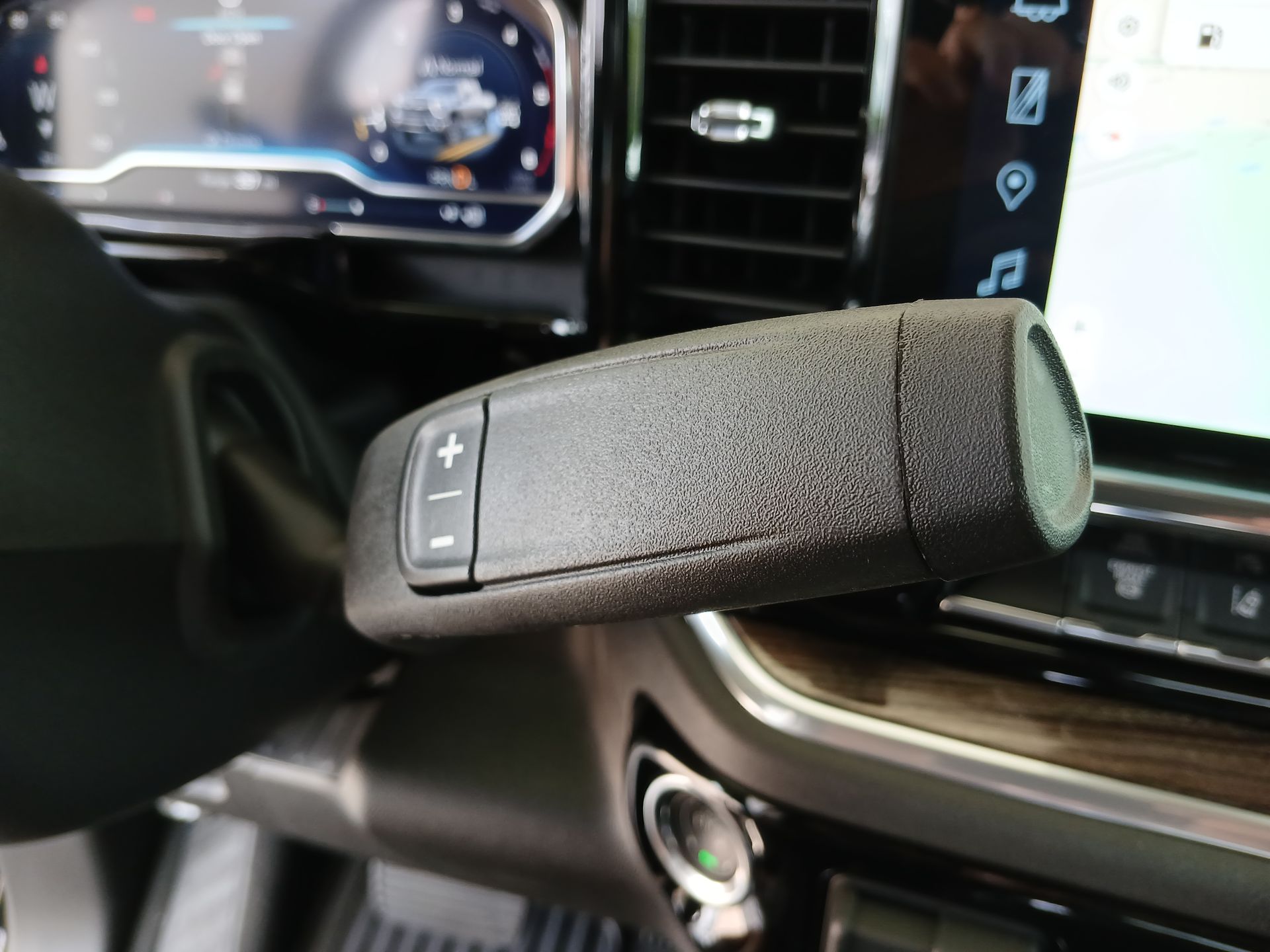 2025 Chevrolet Silverado 2500HD LT photo 15