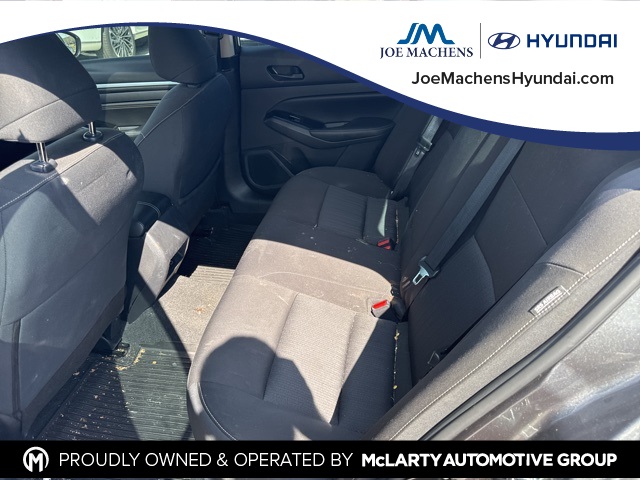 2023 Nissan Altima 2.5 SV photo 9