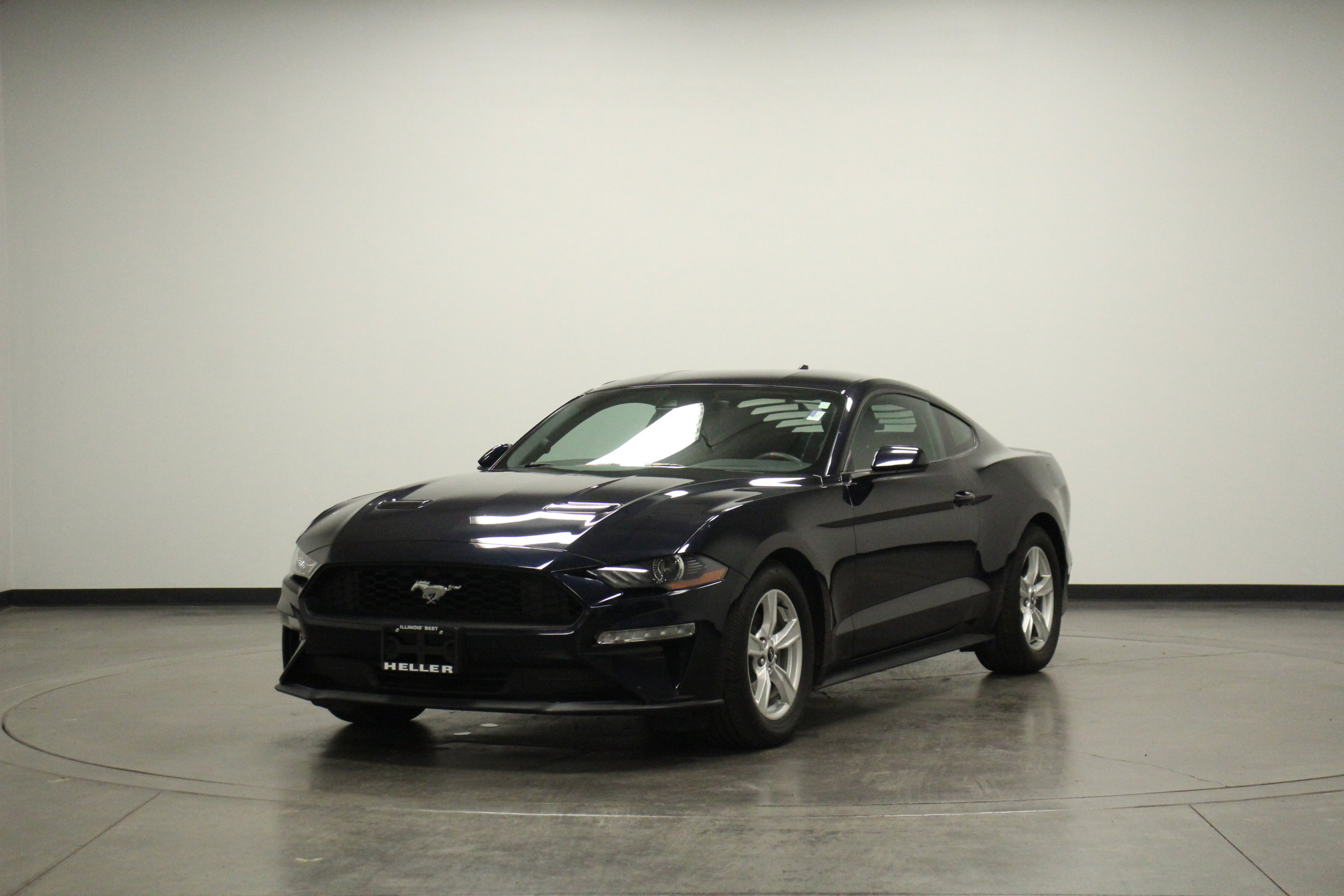 2021 Ford Mustang EcoBoost photo 2