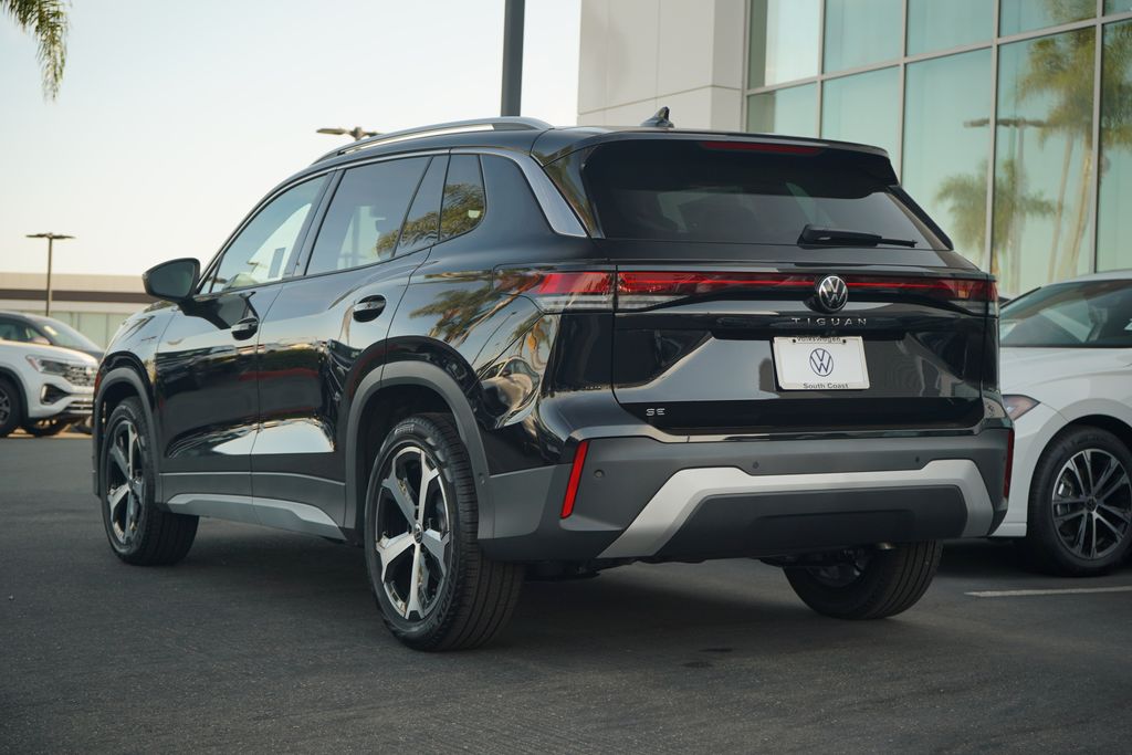 2025 Volkswagen Tiguan SE photo 3