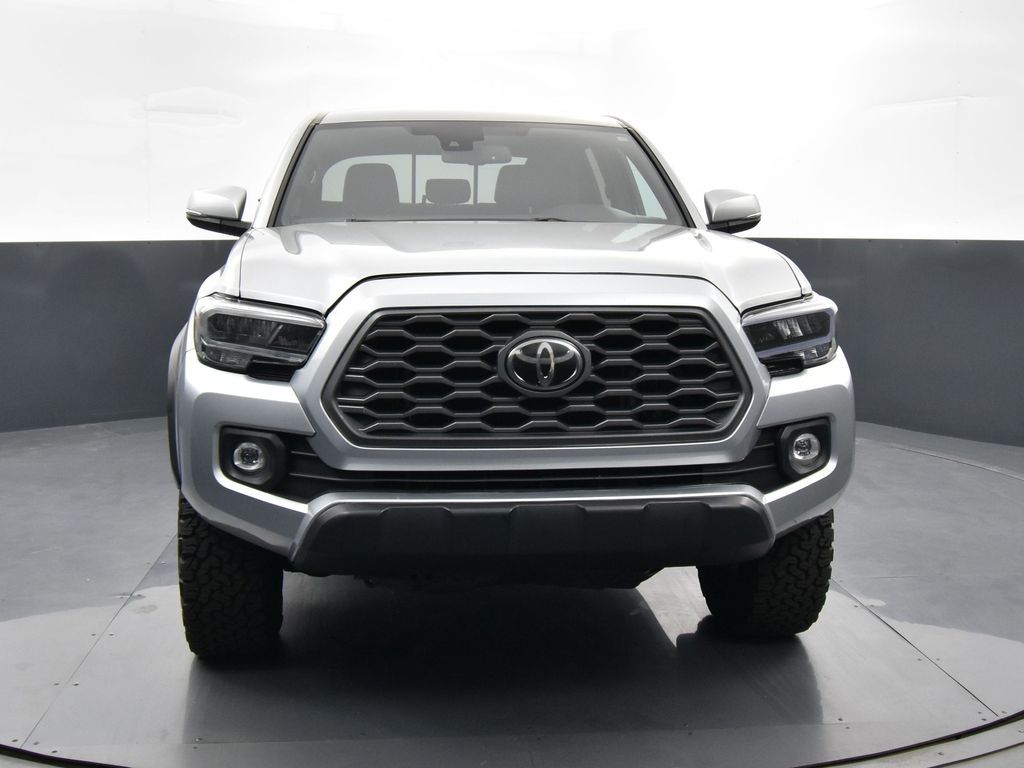 2023 Toyota Tacoma TRD Off-Road photo 2