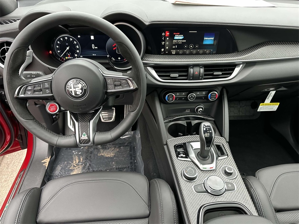 2024 Alfa Romeo Stelvio Quadrifoglio photo 2