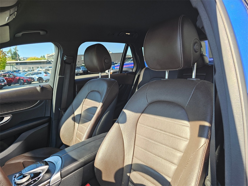 2018 Mercedes Benz GLC 300 4MATIC photo 22