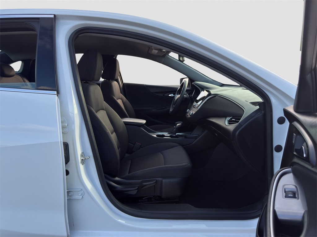 2023 Chevrolet Malibu 1LT photo 18