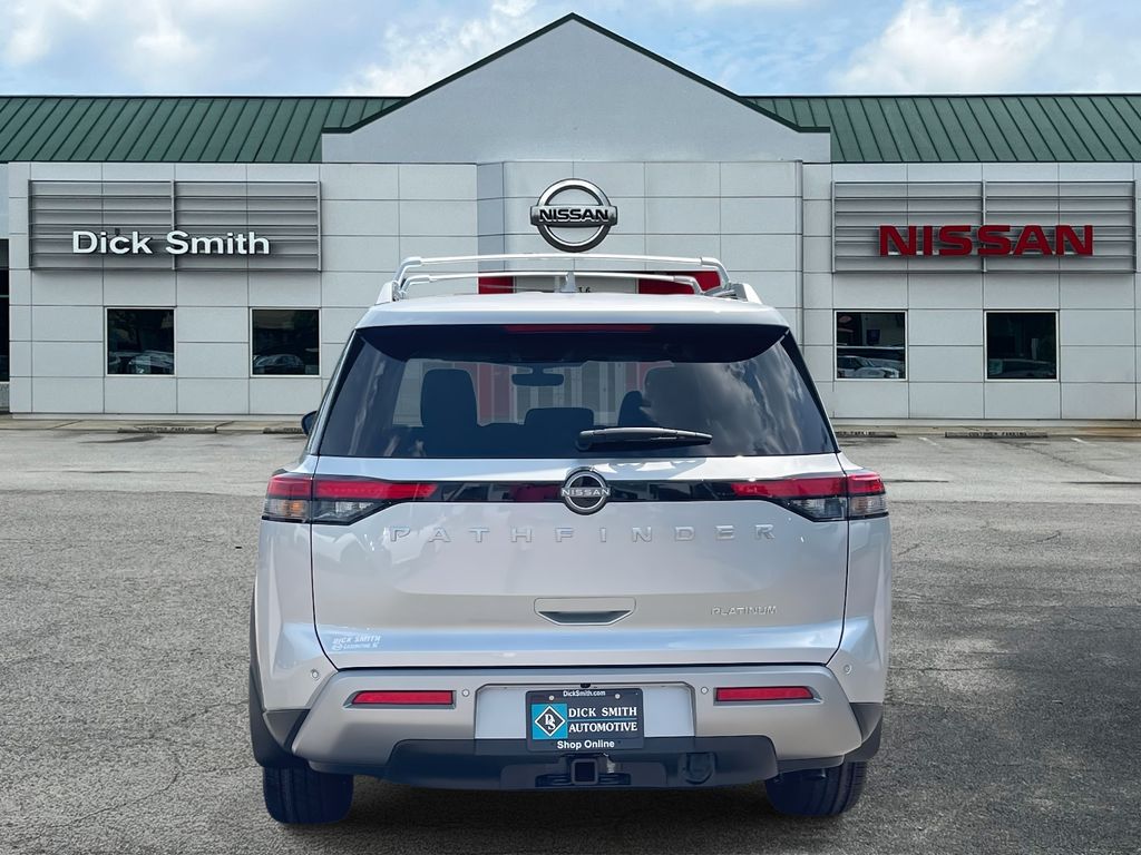 2025 Nissan Pathfinder Platinum photo 3