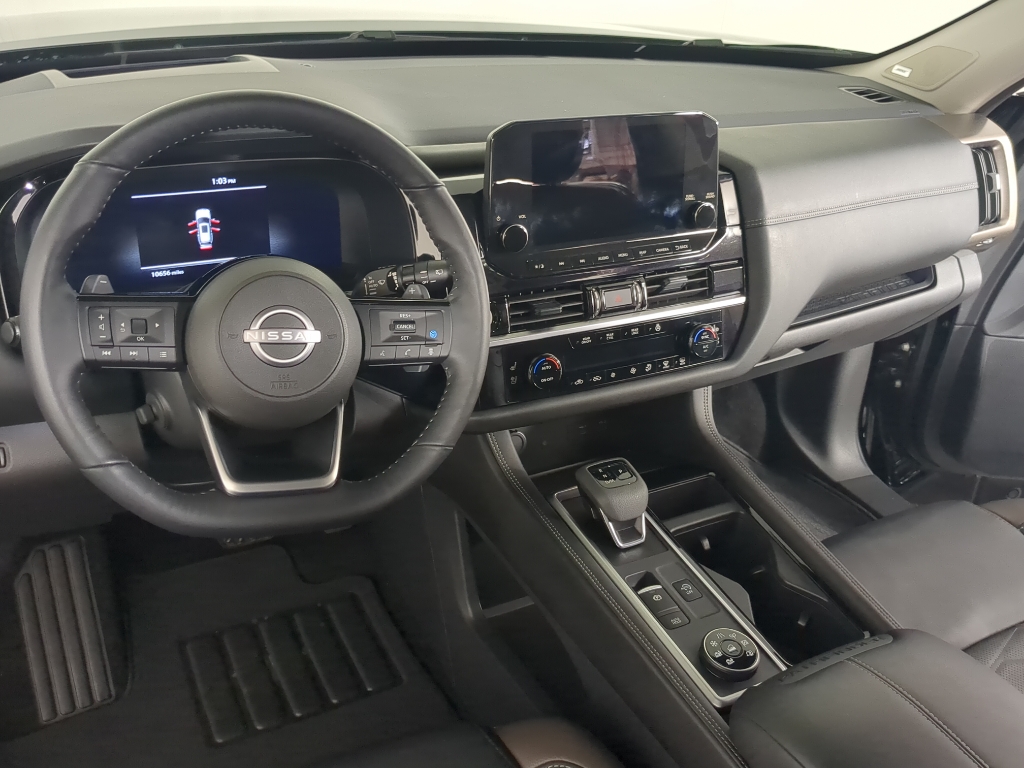 2024 Nissan Pathfinder Platinum photo 13