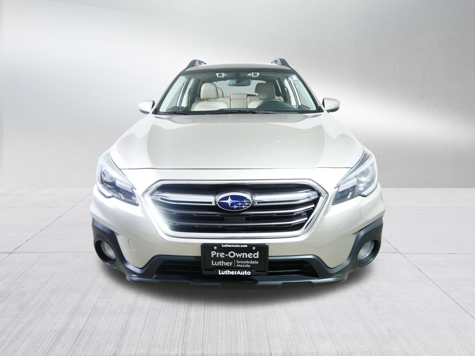 2018 Subaru Outback Limited photo 2