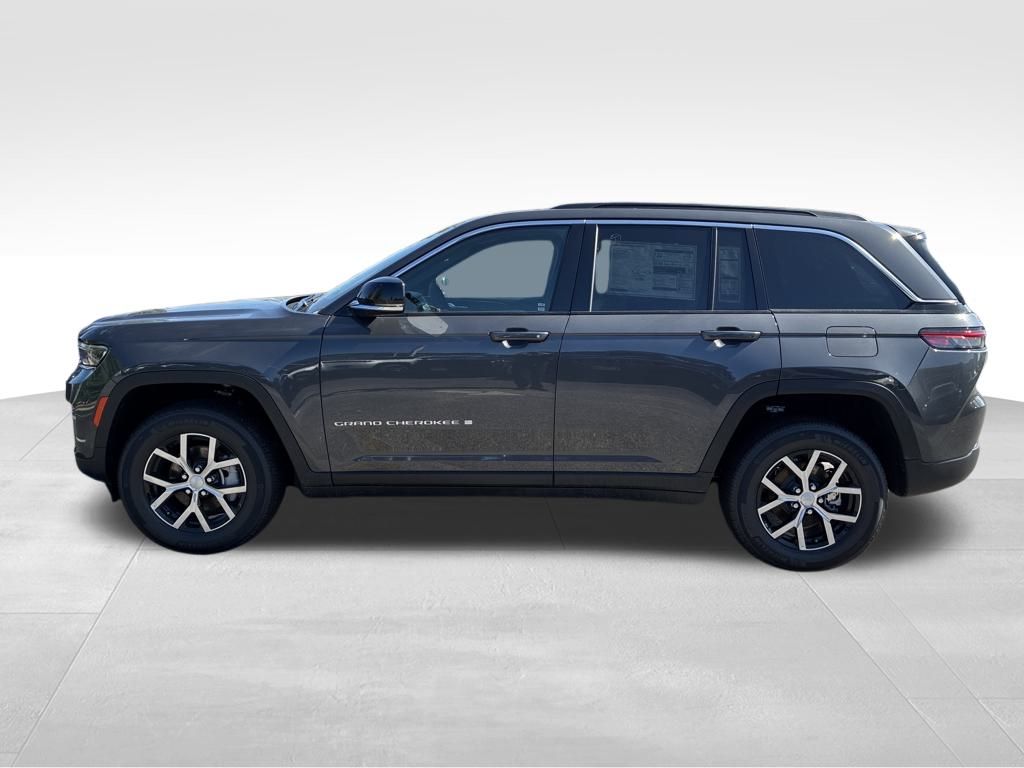 2025 Jeep Grand Cherokee Limited photo 2