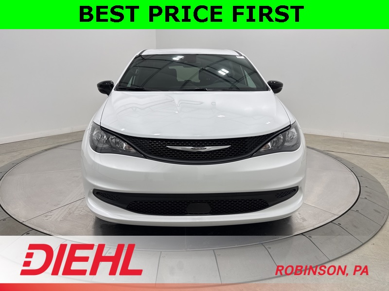 2026 Chrysler Voyager LX photo 2