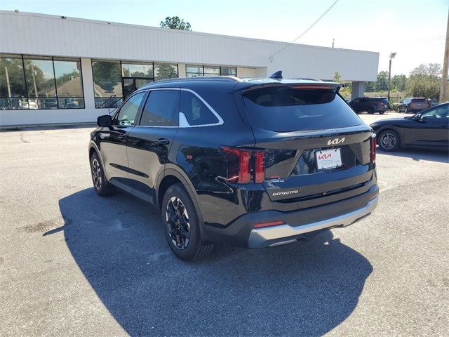 2025 Kia Sorento S photo 4