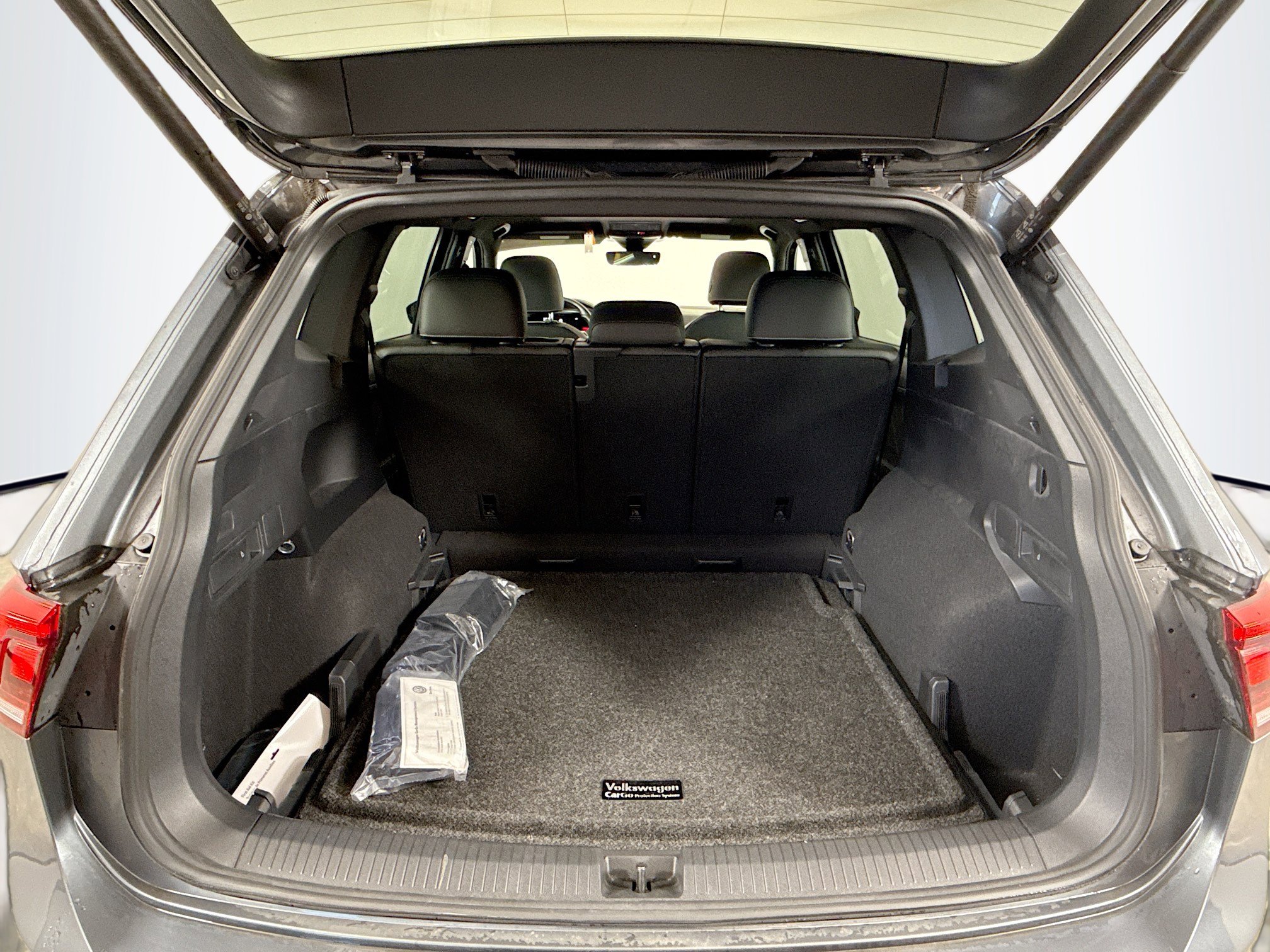2022 Volkswagen Tiguan SE R-Line Black photo 23