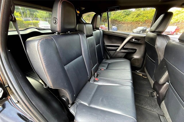 2016 Toyota RAV4 SE photo 22