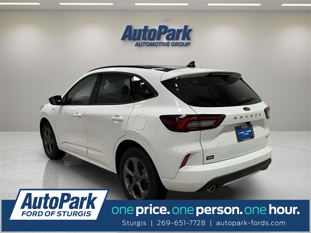 2024 Ford Escape ST-Line photo 4