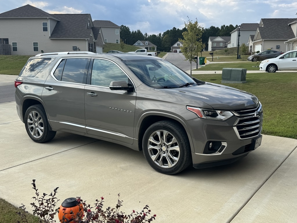 2018 Chevrolet Traverse Premier photo 2