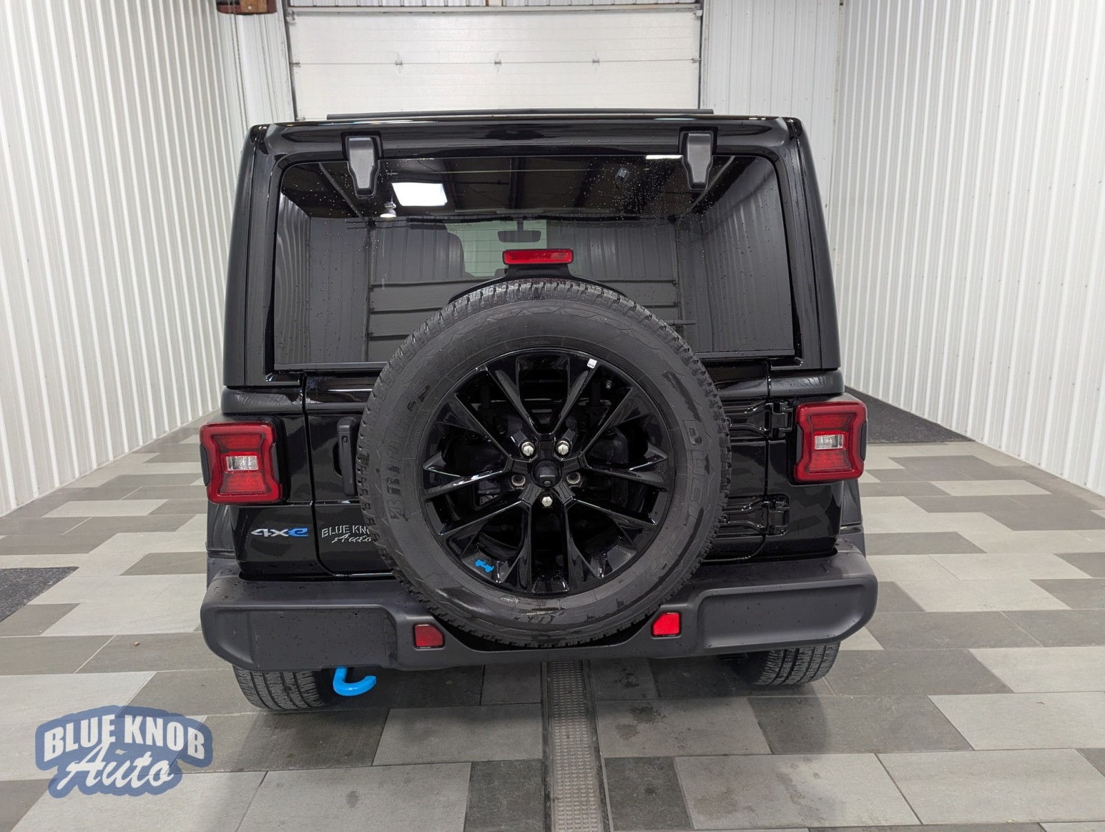 2023 Jeep Wrangler 4xe Sahara photo 3