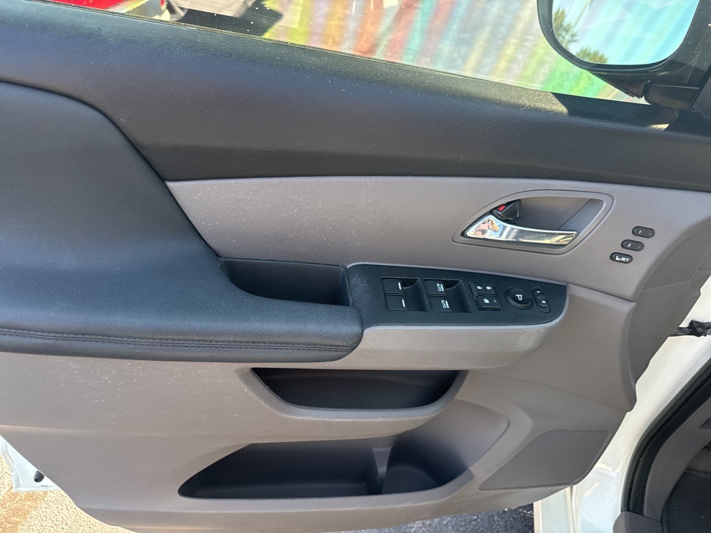 2016 Honda Odyssey Touring Elite photo 21