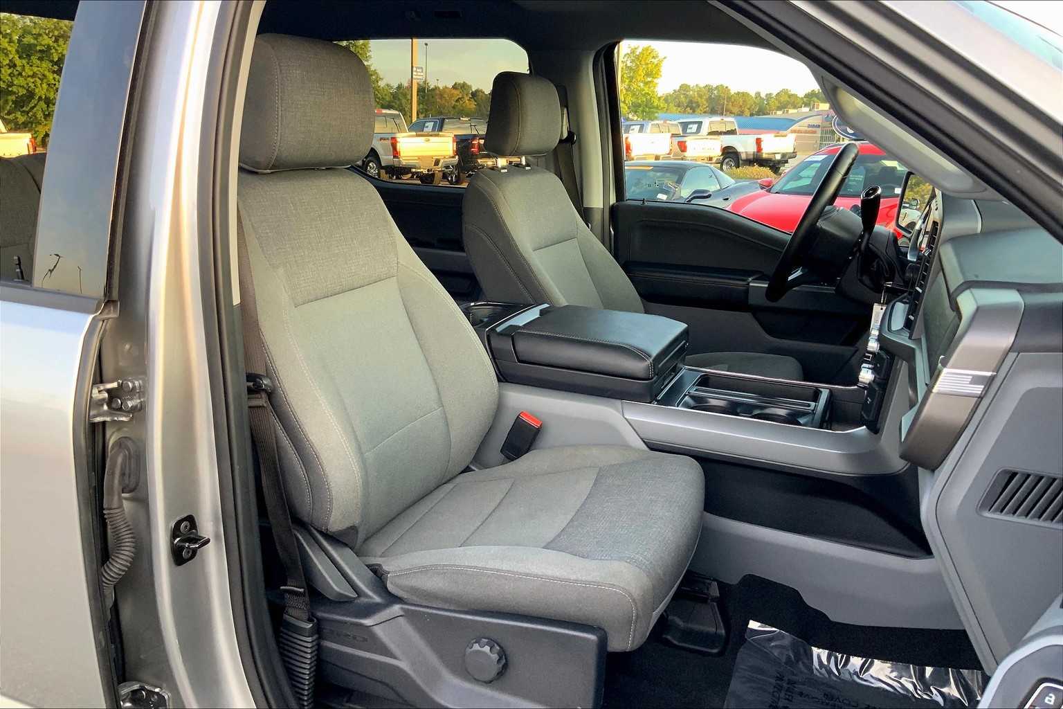 2024 Ford F-150 XLT photo 7