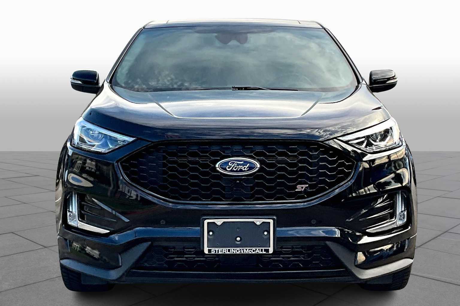2022 Ford Edge ST photo 3