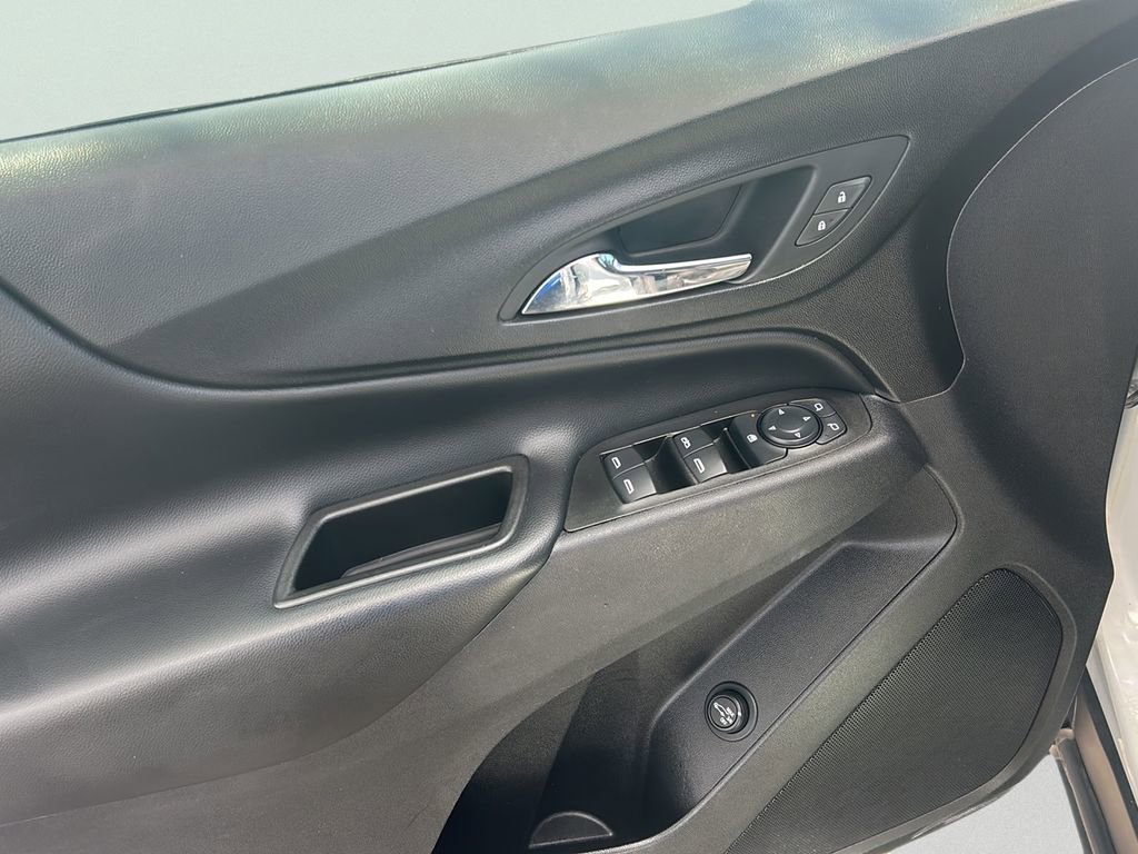 2020 Chevrolet Equinox LT photo 11
