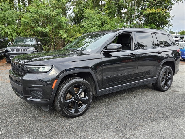 2023 Jeep Grand Cherokee Altitude photo 3