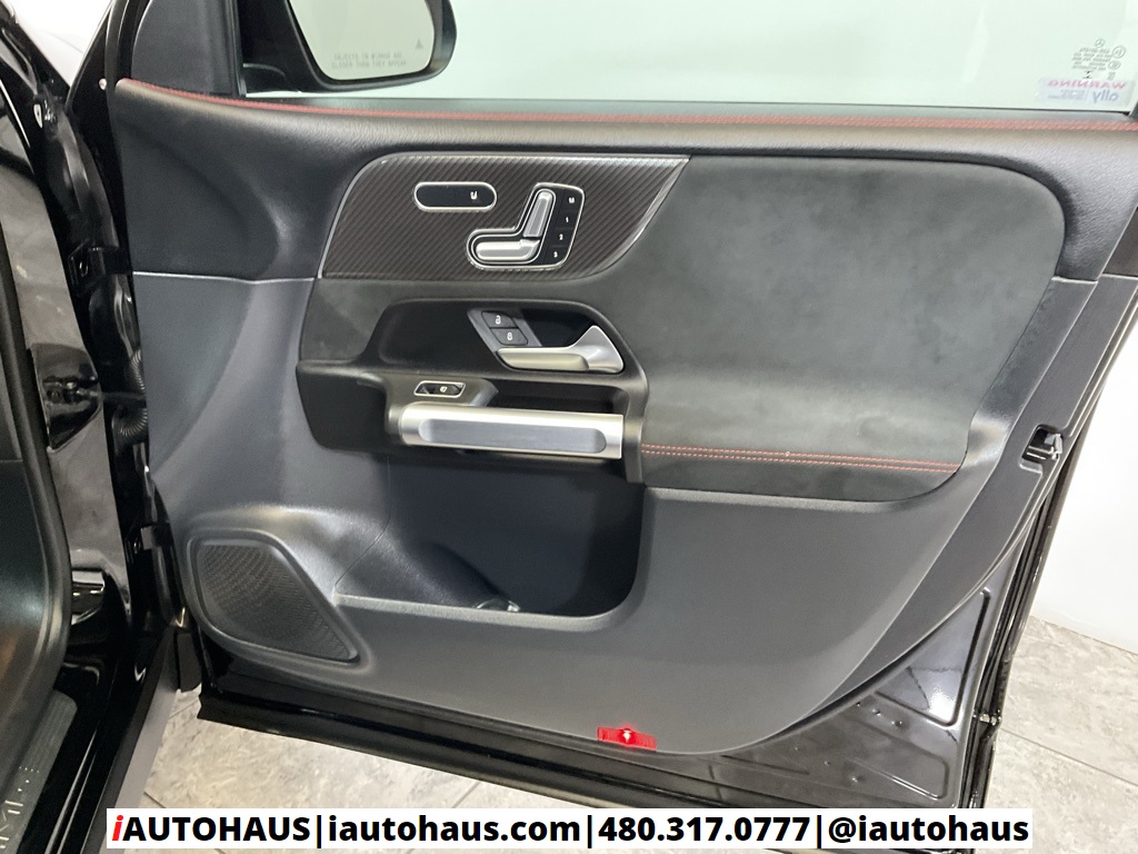 2022 Mercedes Benz GLB 35 AMG 4MATIC photo 32