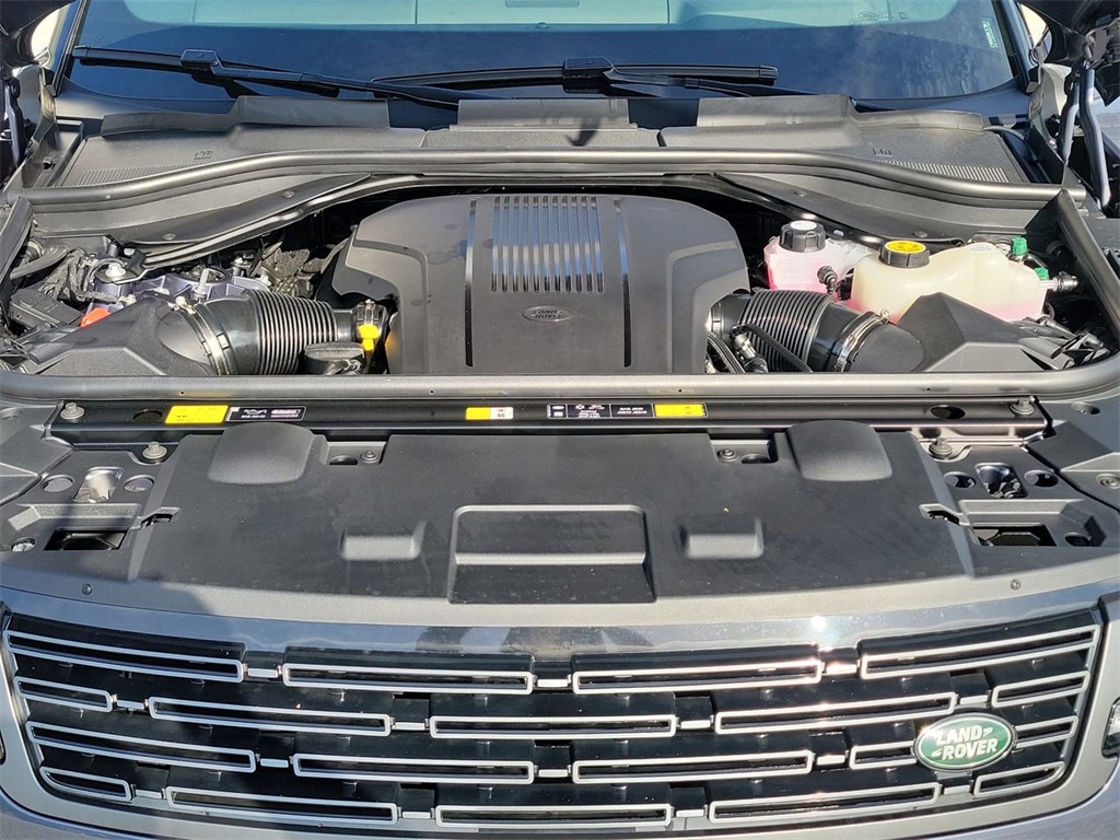 2025 Land Rover Range Rover Sport SE photo 28