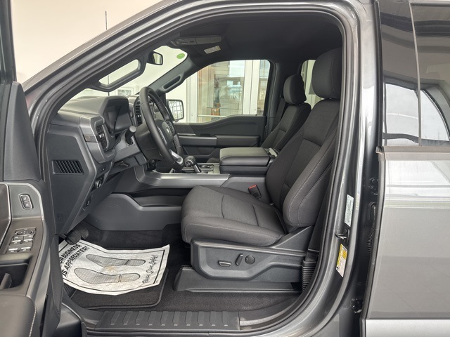 2025 Ford F-150 XLT photo 20