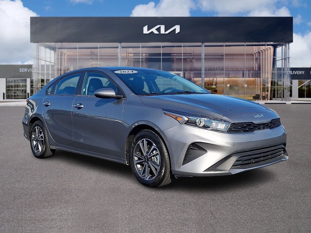 2024 Kia Forte LXS's photo