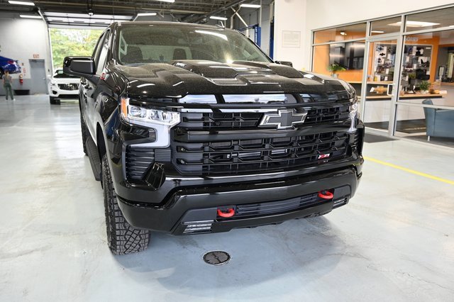 2026 Chevrolet Silverado 1500 LT Trail Boss photo 2
