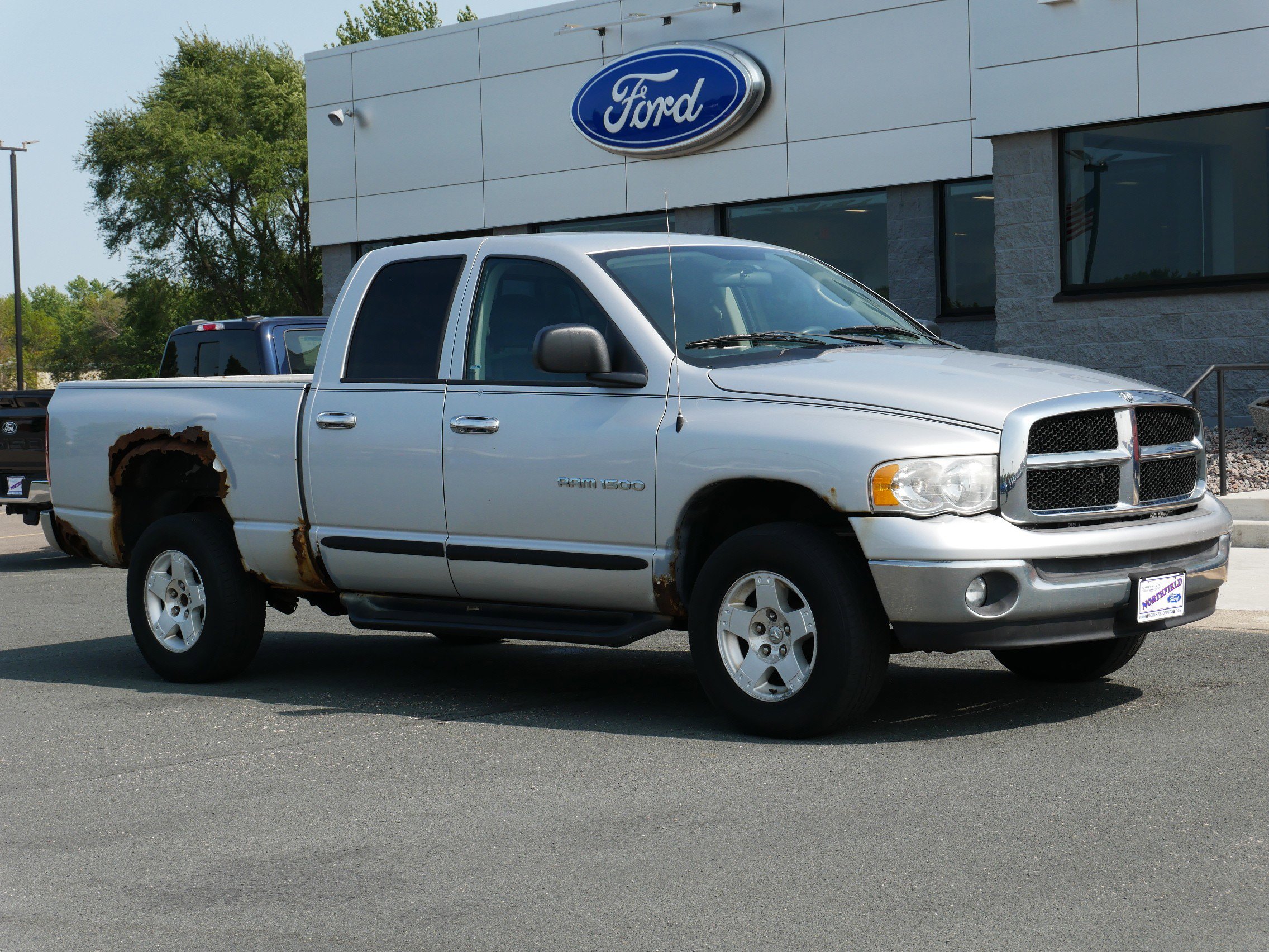 Used 2004 Dodge Ram 1500 Pickup SLT with VIN 1D7HU18D14S712425 for sale in Northfield, Minnesota