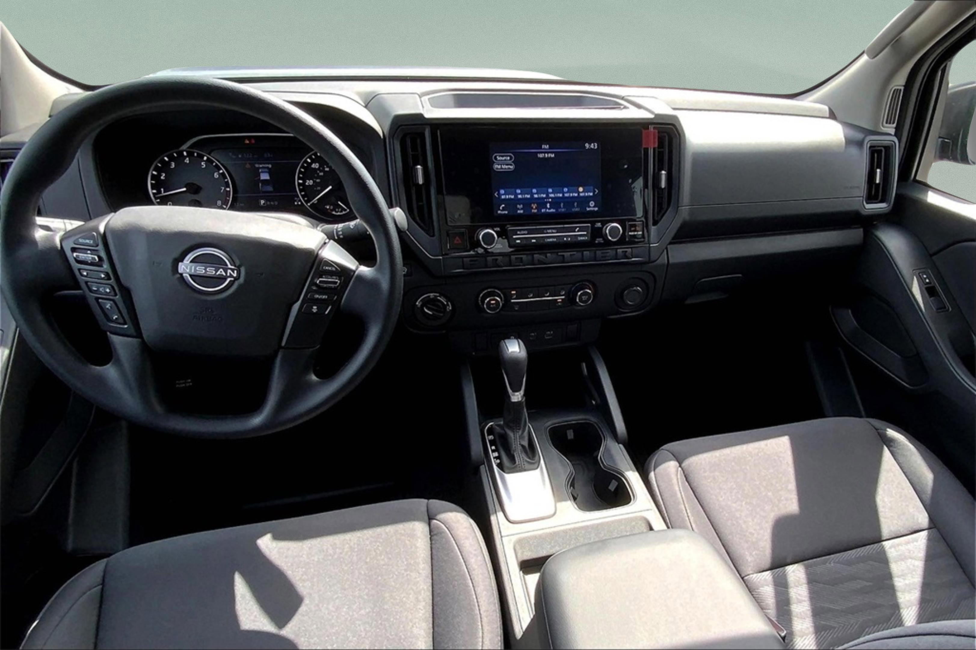 2025 Nissan Frontier S photo 5
