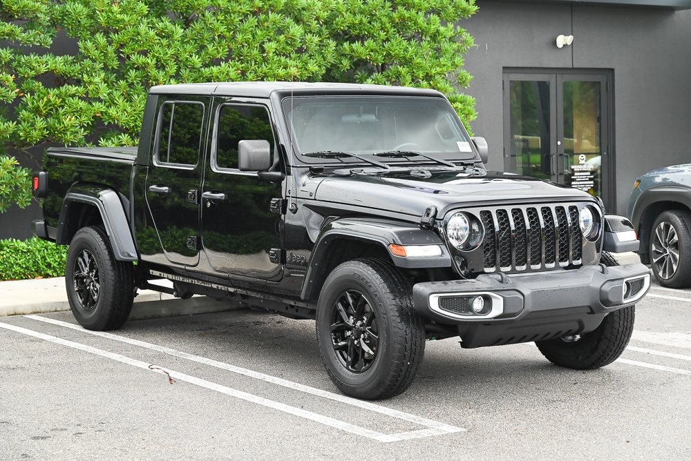 2022 Jeep Gladiator Sport photo 3