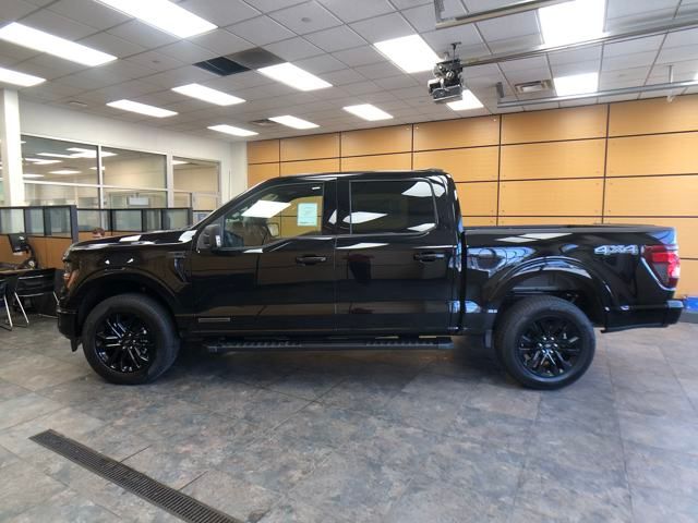 2025 Ford F-150 XLT photo 5