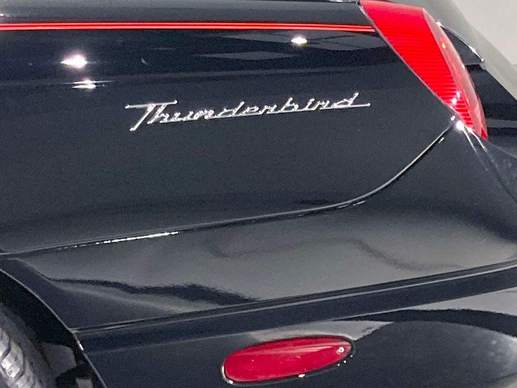 2003 Ford Thunderbird Base photo 9