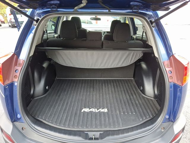 2015 Toyota RAV4 XLE photo 26